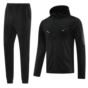 NIKE TUTA CON CAPPUCCIO