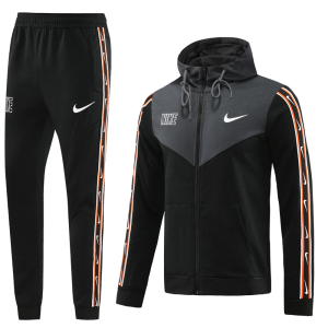NIKE TUTA CON CAPPUCCIO XI