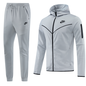 NIKE TUTA CON CAPPUCCIO VIII